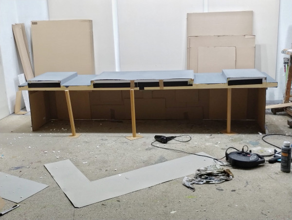 Crearea modelului/Creating the model